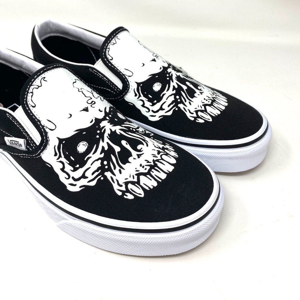 🎁 Santa Class Deal 🎁 VANS Classic Slip-On Tm Glow Skulls Black Womens Size 6.5 - Picture 9 of 12